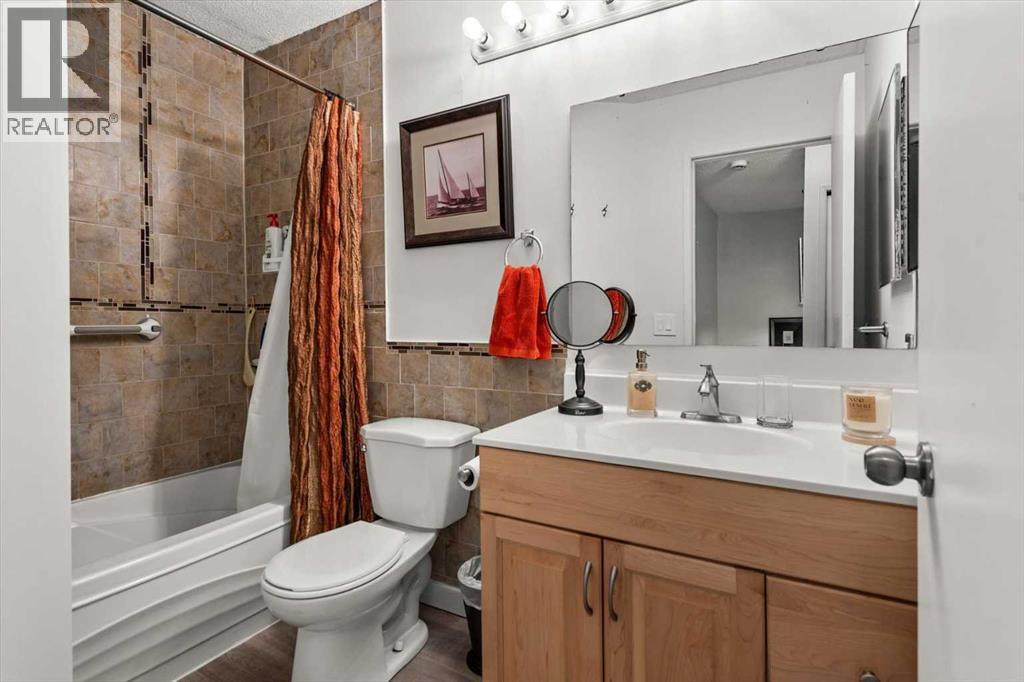 Single Family House for Sale in  Berkley Drive NW Beddington Heights Calgary 