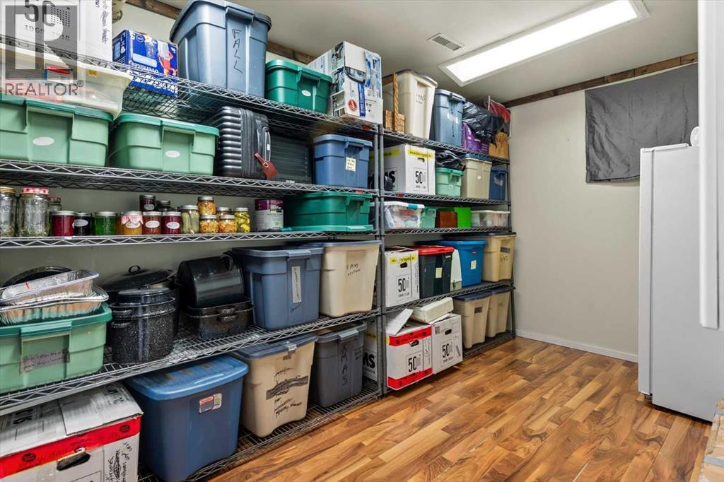 Single Family House for Sale in  Berkley Drive NW Beddington Heights Calgary 