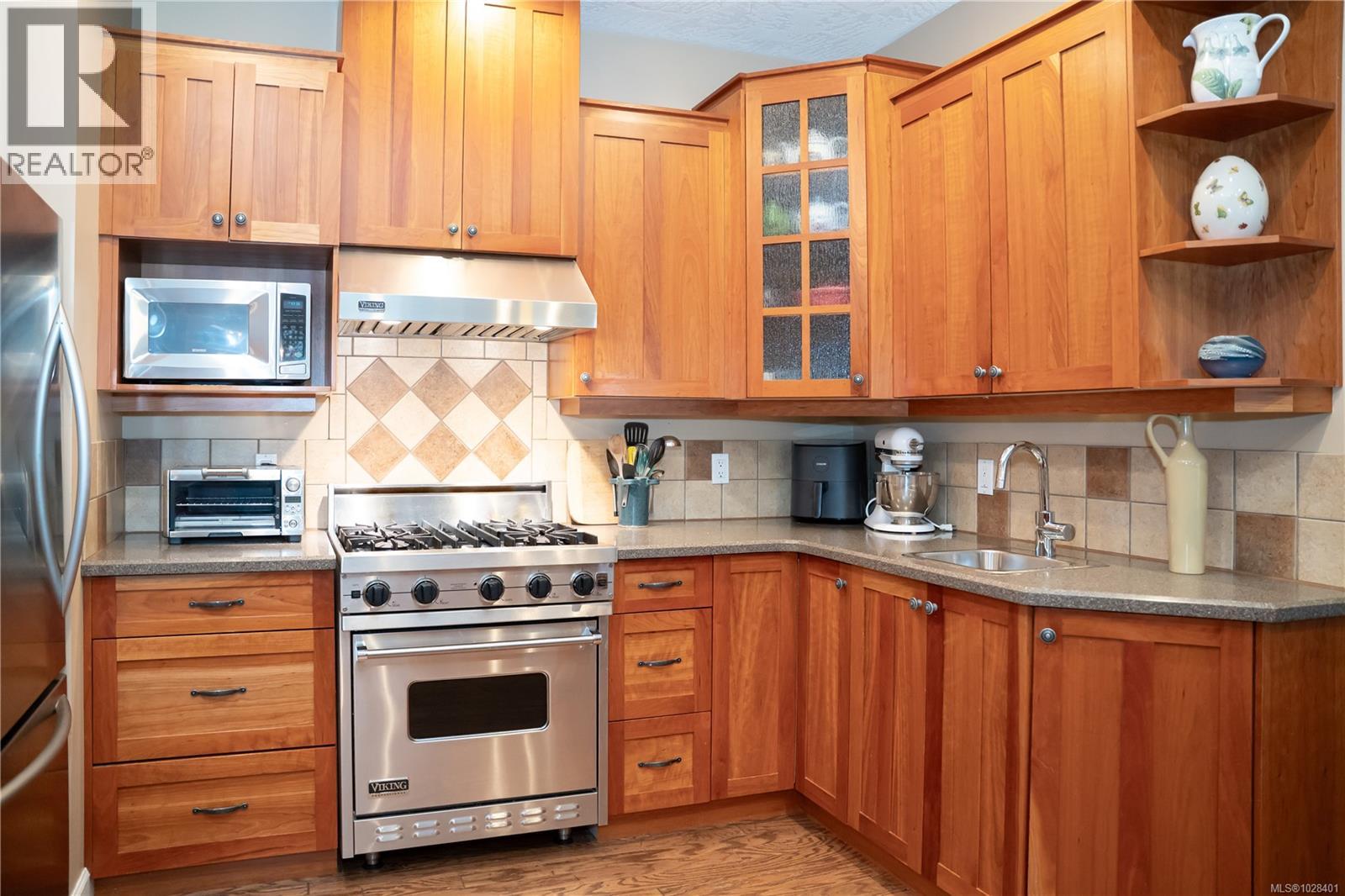  2514 Kinnoull Crescent, Mill Bay