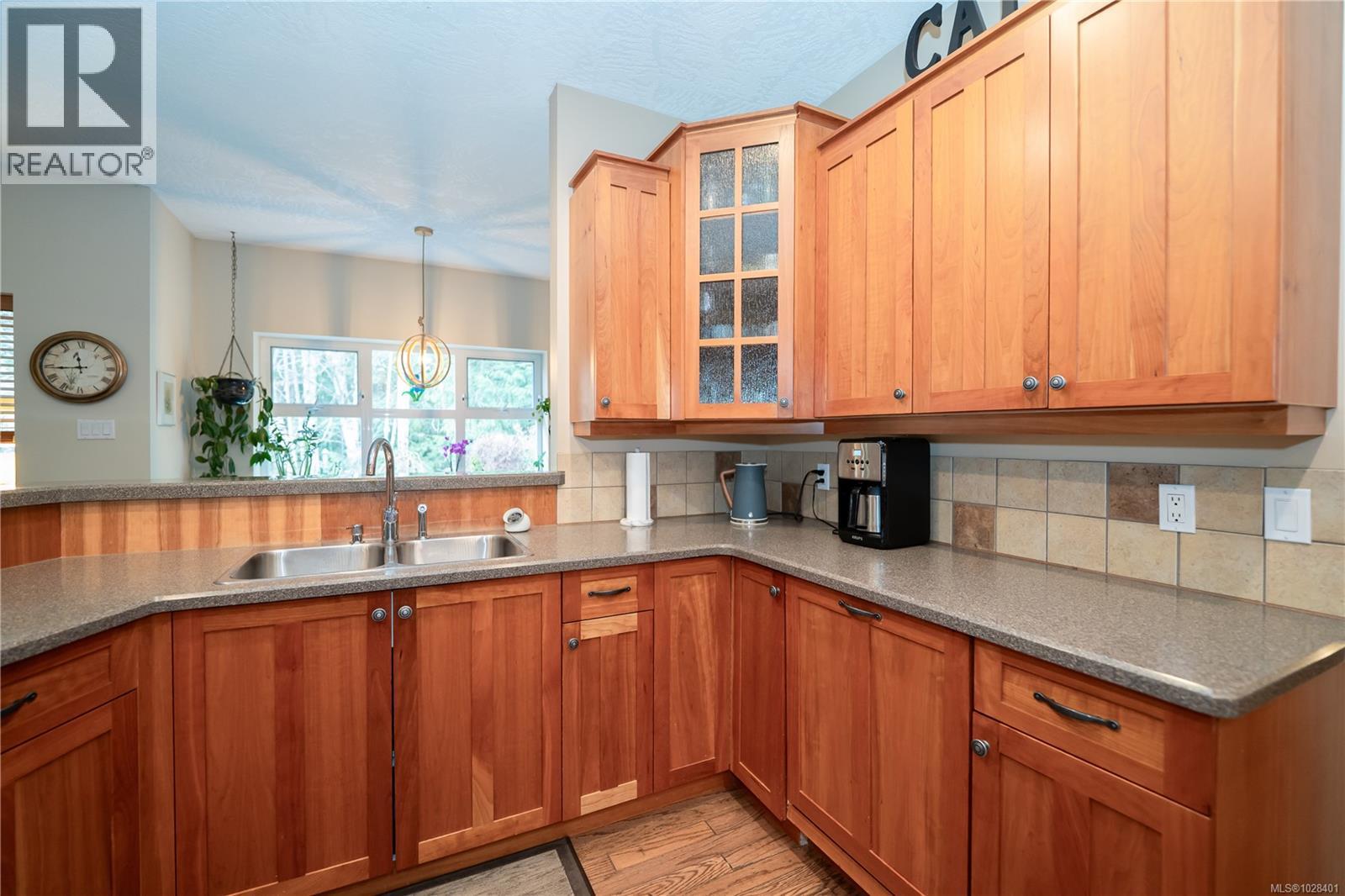  2514 Kinnoull Crescent, Mill Bay