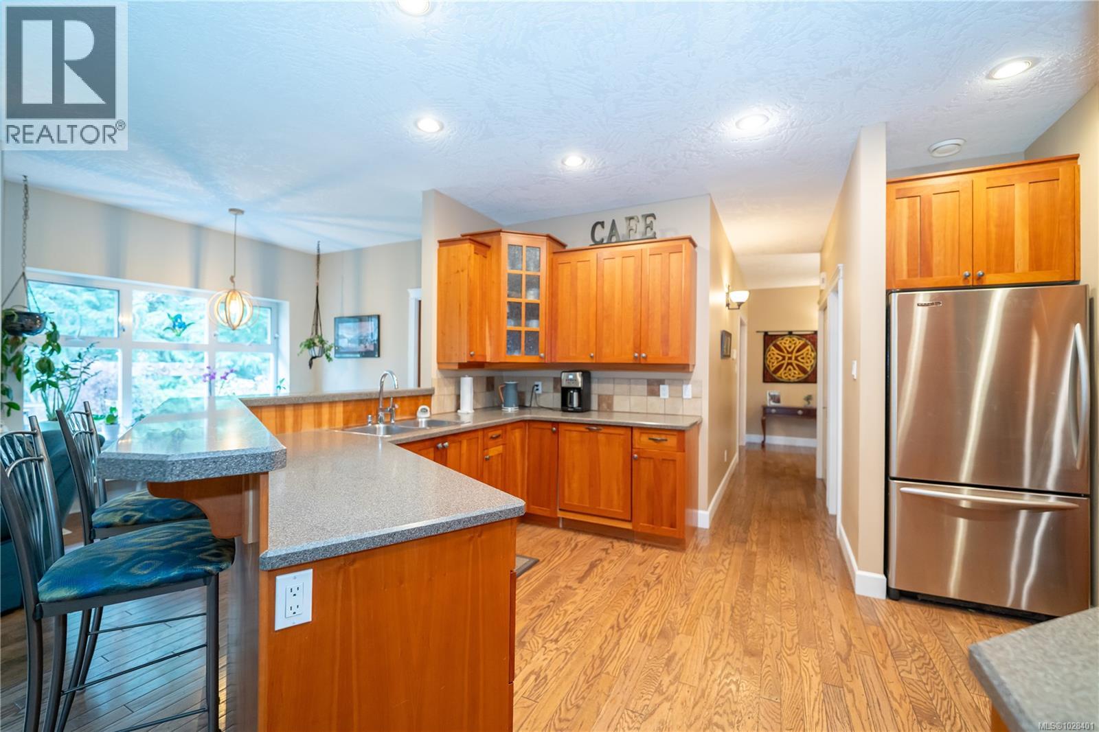 2514 Kinnoull Crescent, Mill Bay