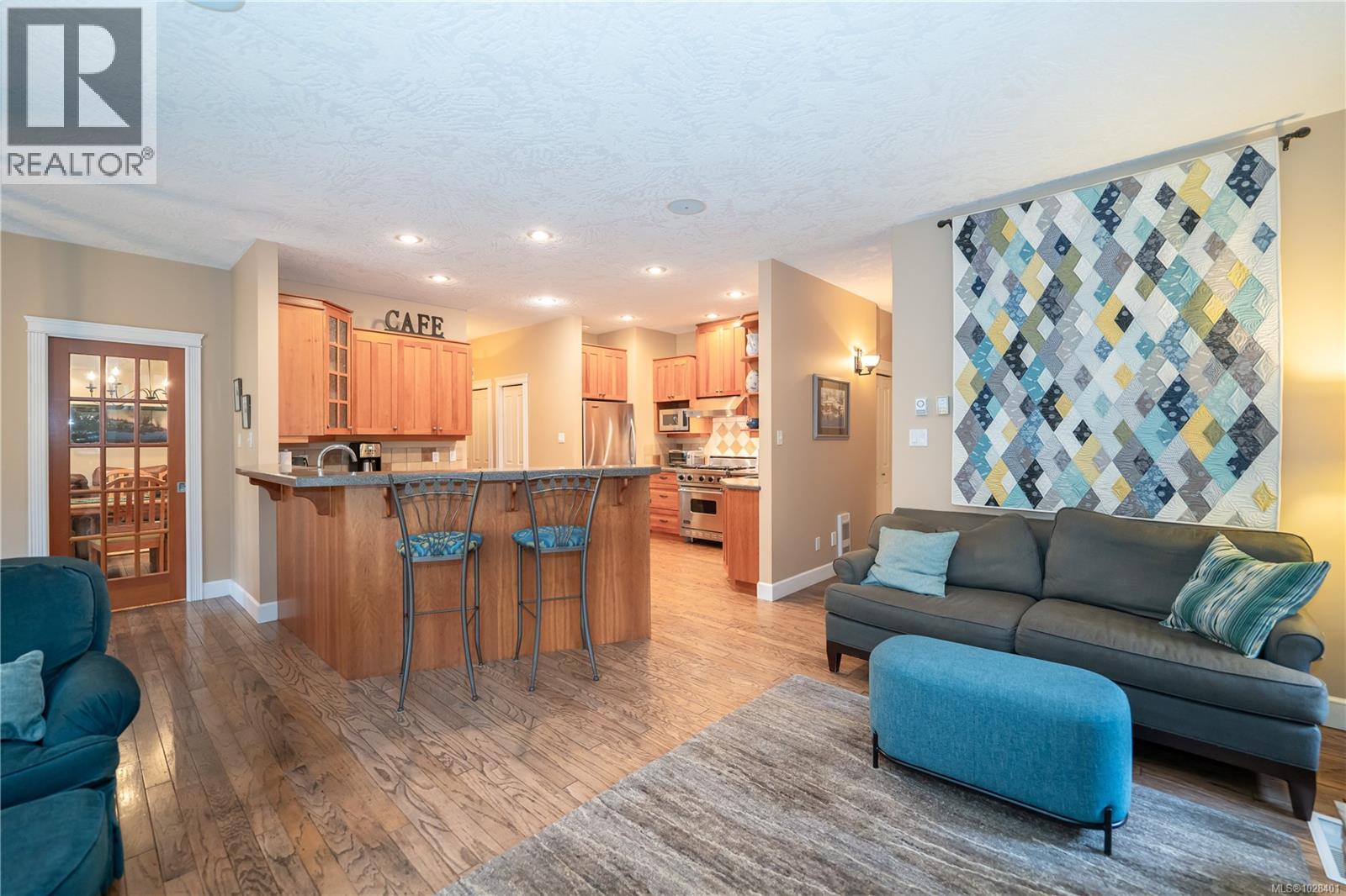  2514 Kinnoull Crescent, Mill Bay