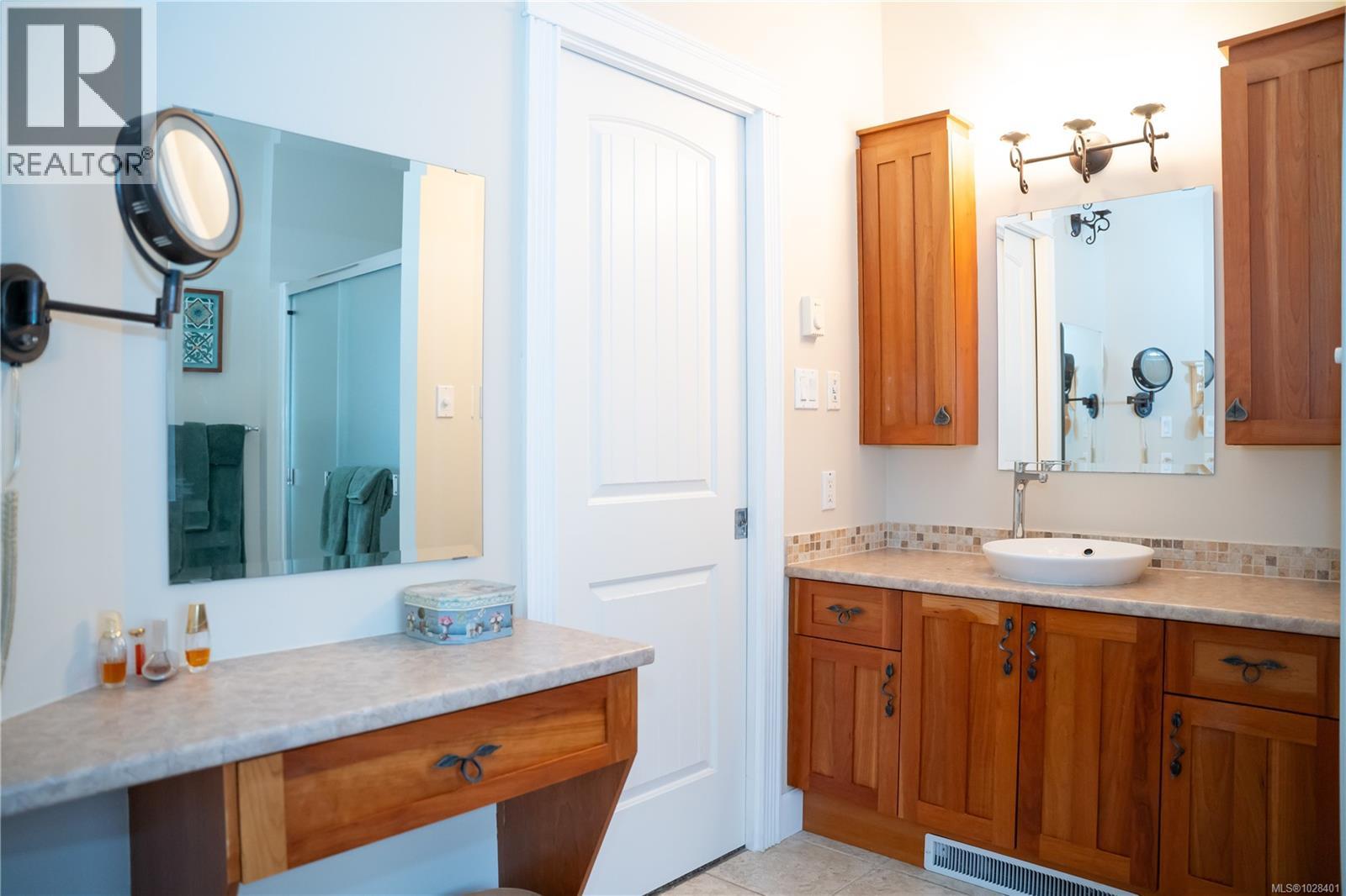  2514 Kinnoull Crescent, Mill Bay