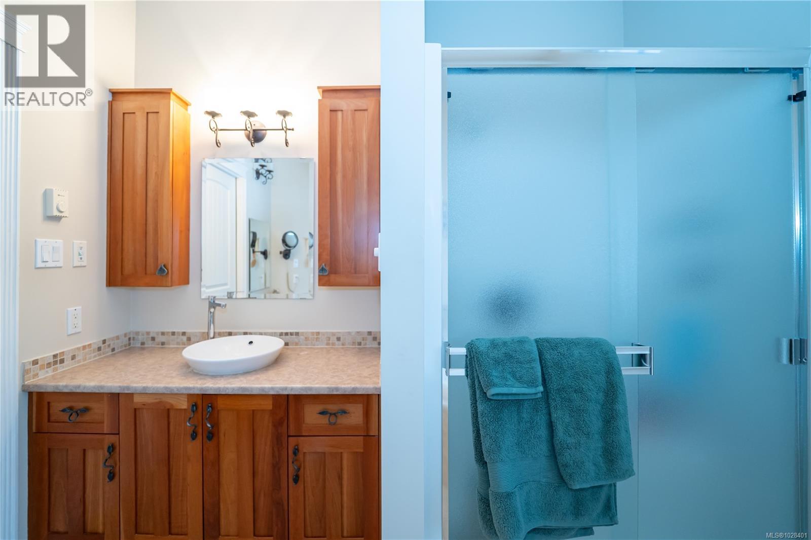  2514 Kinnoull Crescent, Mill Bay