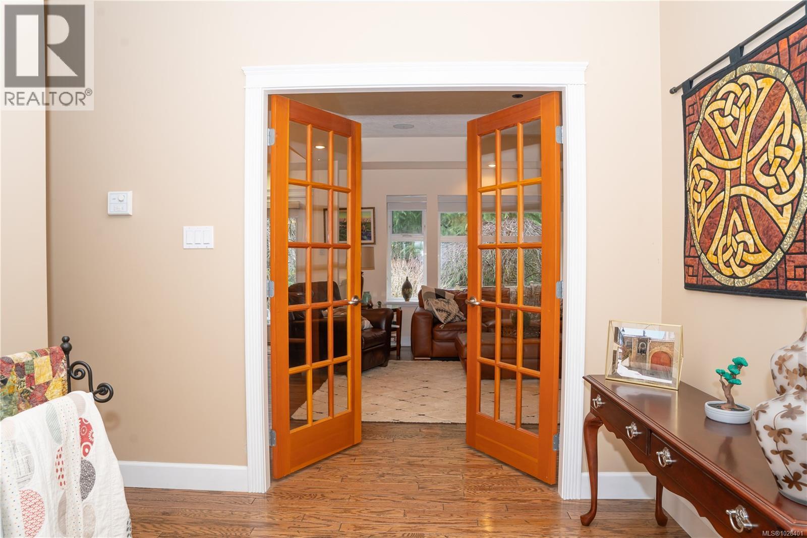  2514 Kinnoull Crescent, Mill Bay