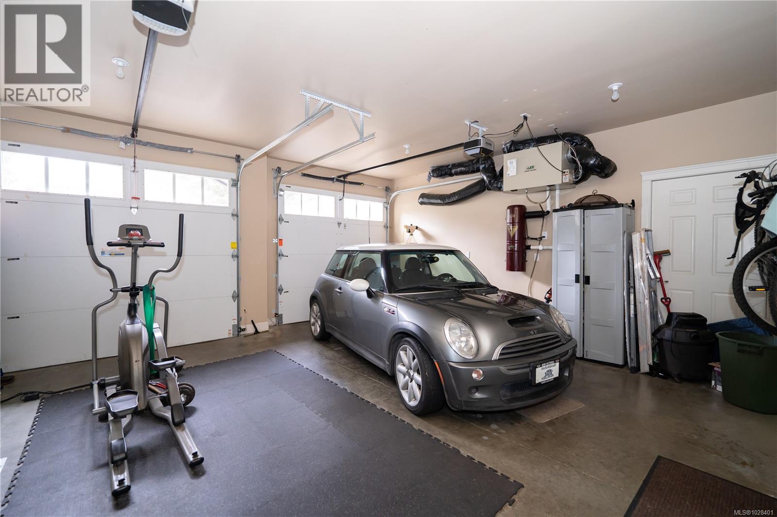  2514 Kinnoull Crescent, Mill Bay