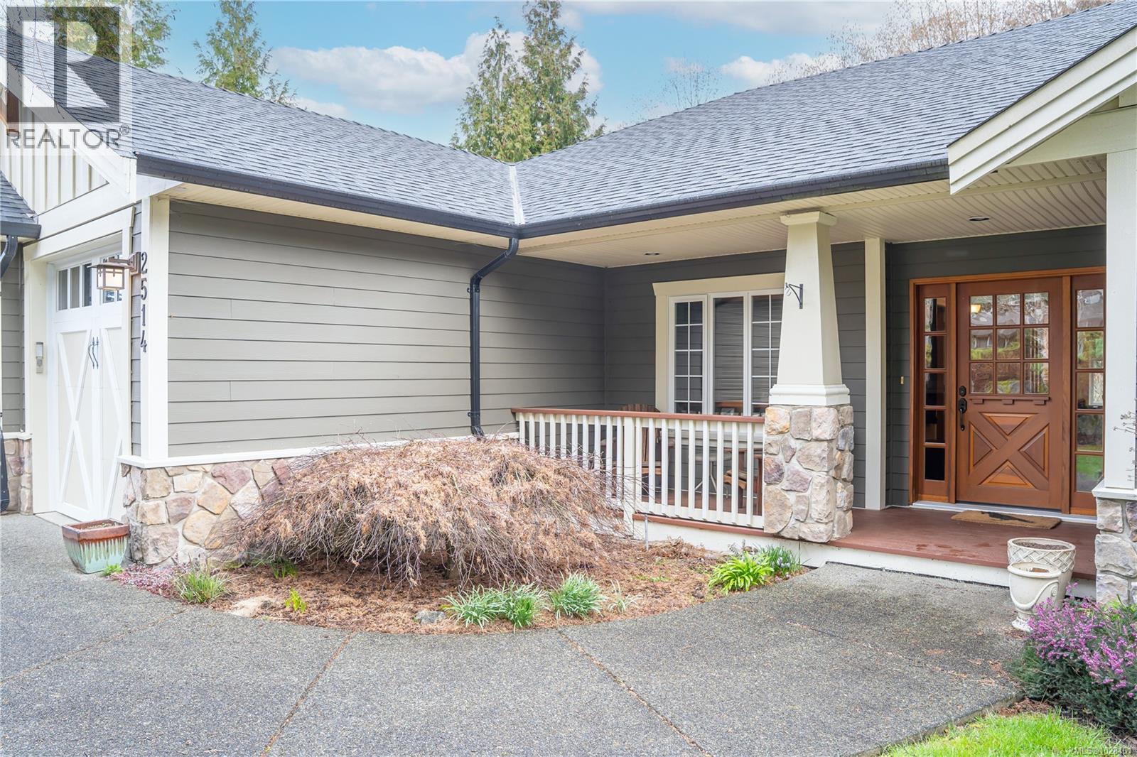  2514 Kinnoull Crescent, Mill Bay