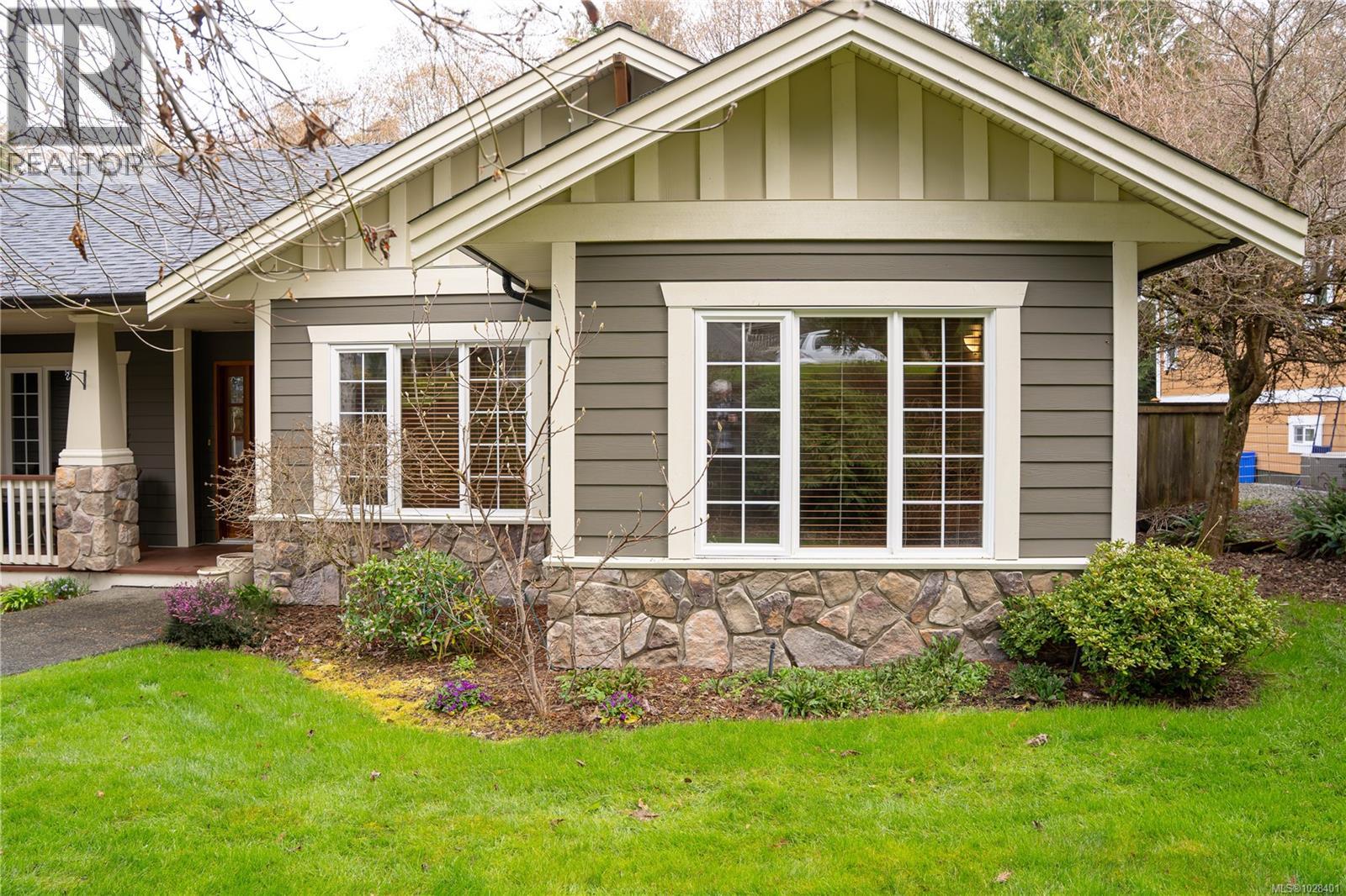  2514 Kinnoull Crescent, Mill Bay