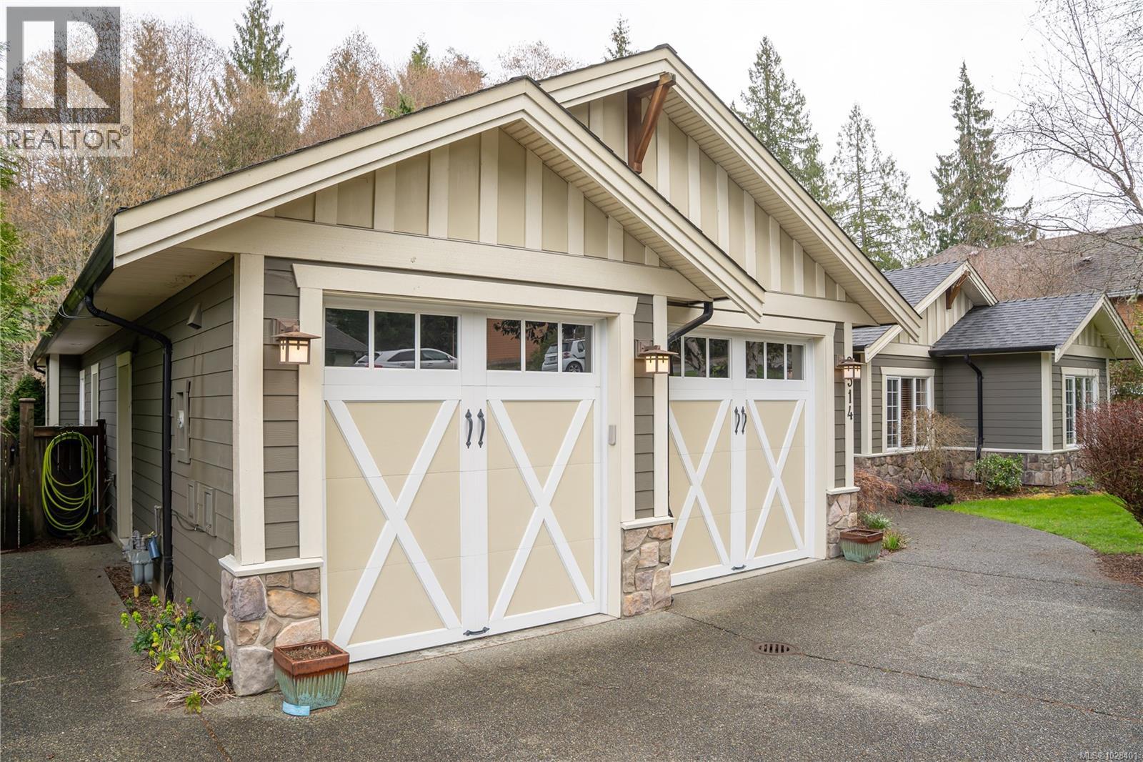  2514 Kinnoull Crescent, Mill Bay