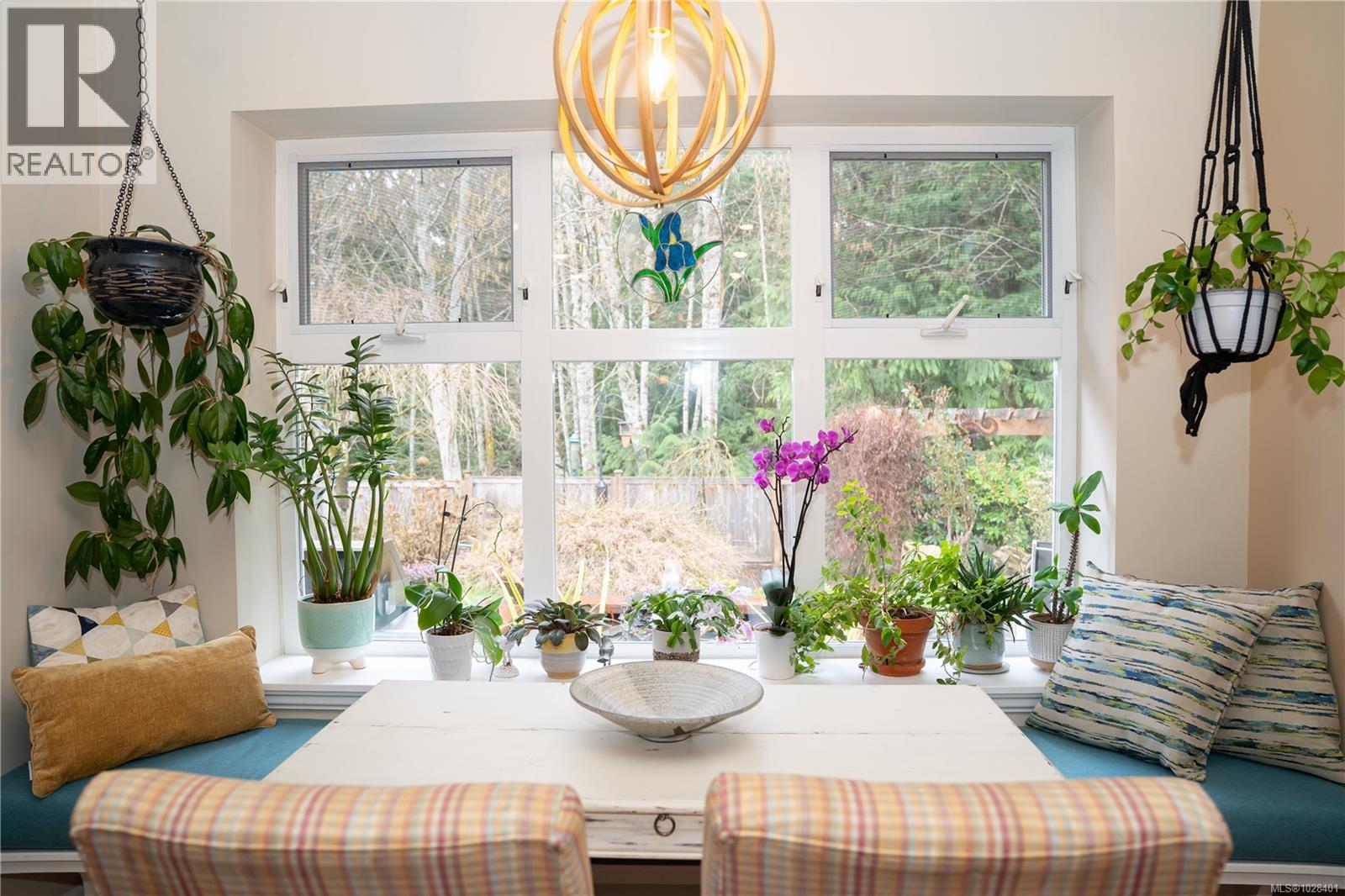  2514 Kinnoull Crescent, Mill Bay