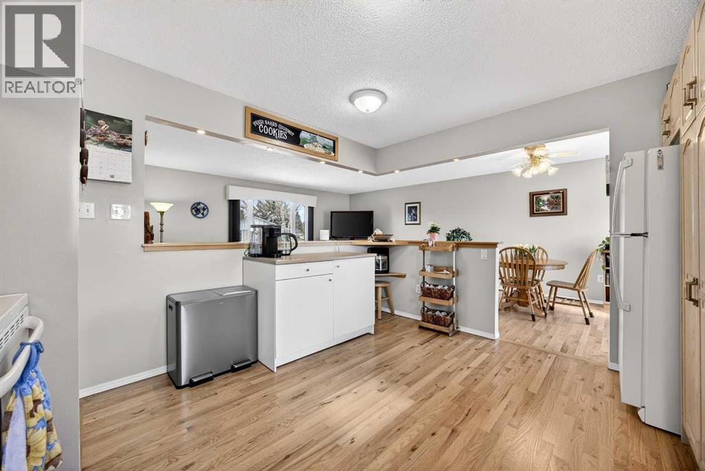 Single Family House Bi-level for Sale in  Maddock Way NE Marlborough Park Calgary 