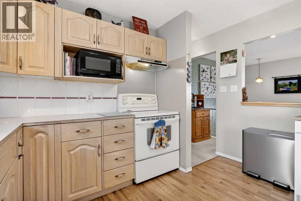 Single Family House Bi-level for Sale in  Maddock Way NE Marlborough Park Calgary 