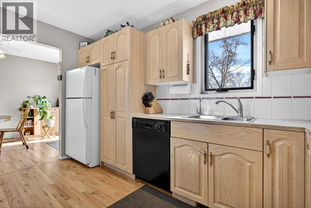 Single Family House Bi-level for Sale in  Maddock Way NE Marlborough Park Calgary 