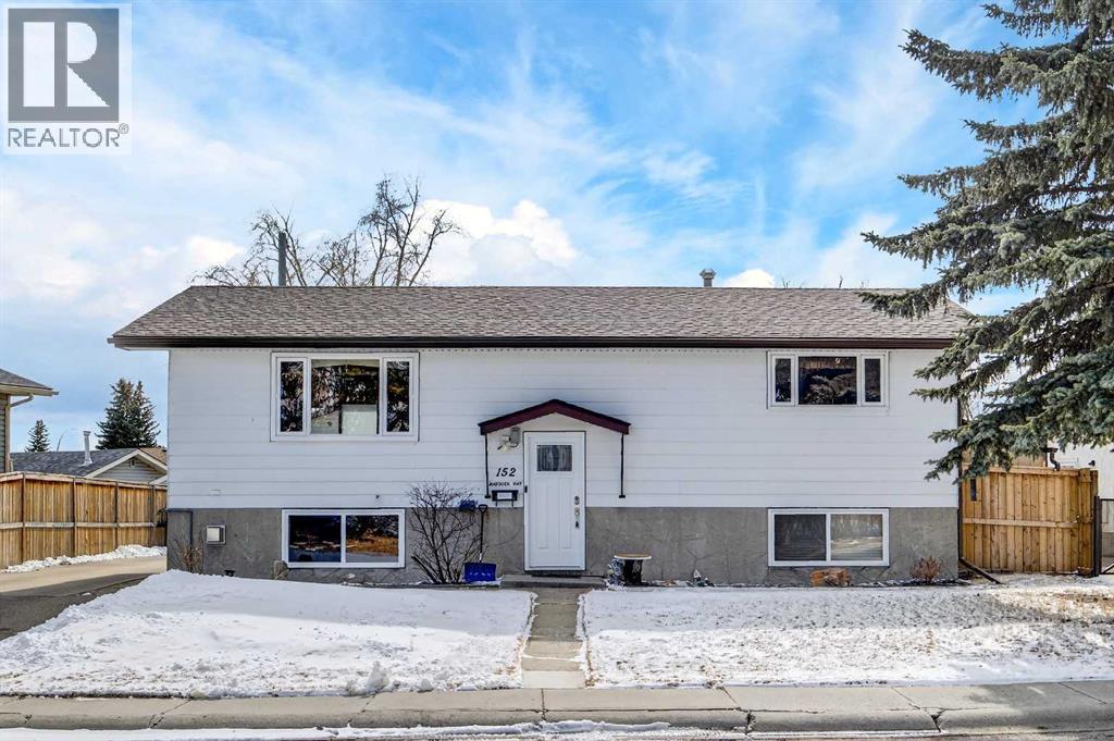 Single Family House Bi-level for Sale in  Maddock Way NE Marlborough Park Calgary 