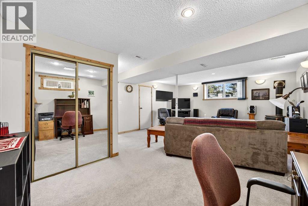 Single Family House Bi-level for Sale in  Maddock Way NE Marlborough Park Calgary 