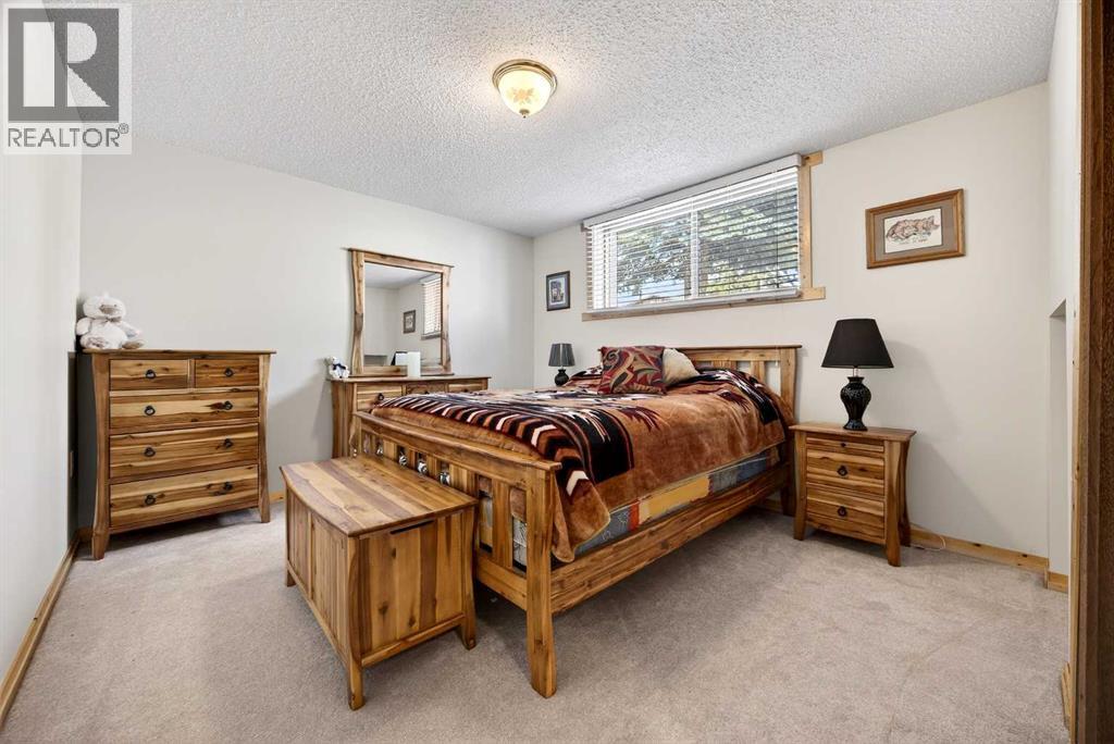 Single Family House Bi-level for Sale in  Maddock Way NE Marlborough Park Calgary 