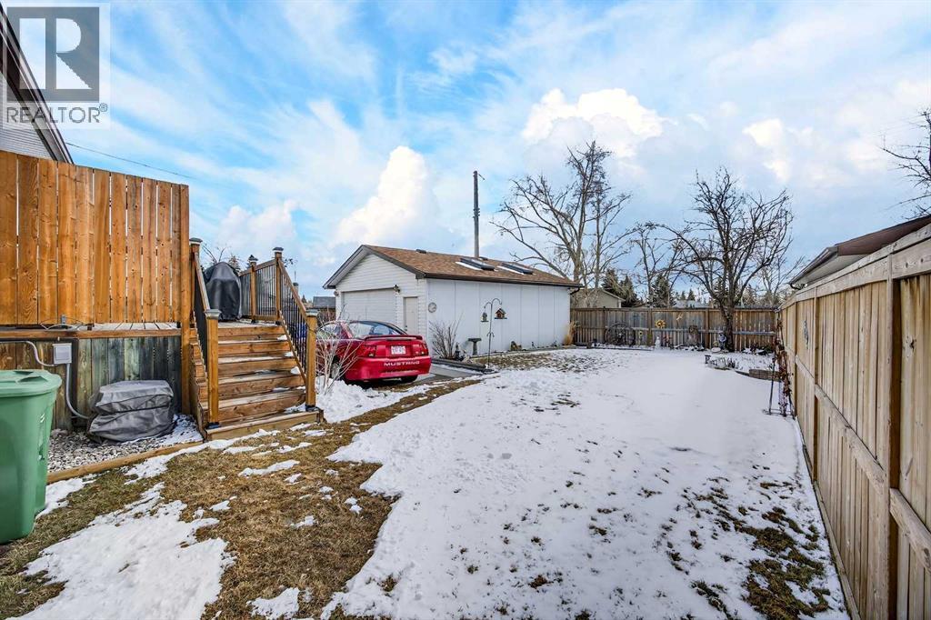 Single Family House Bi-level for Sale in  Maddock Way NE Marlborough Park Calgary 
