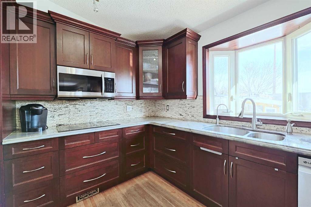 Single Family House for Sale in  Bernard Way NW Beddington Heights Calgary 
