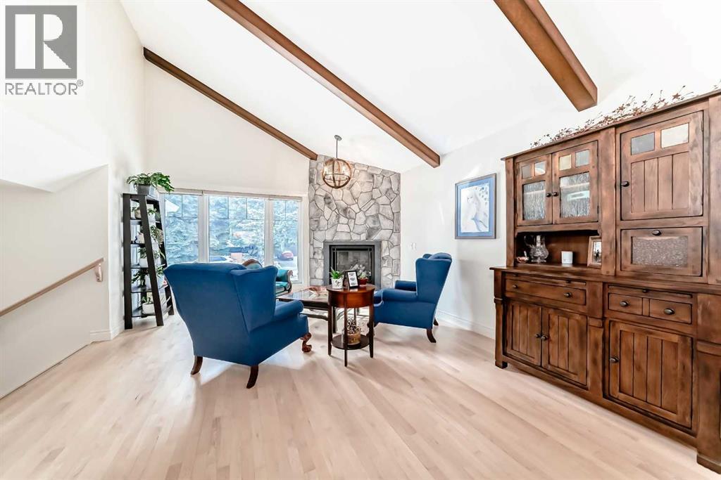 Single Family House for Sale in  Varsity Close NW Varsity Calgary 