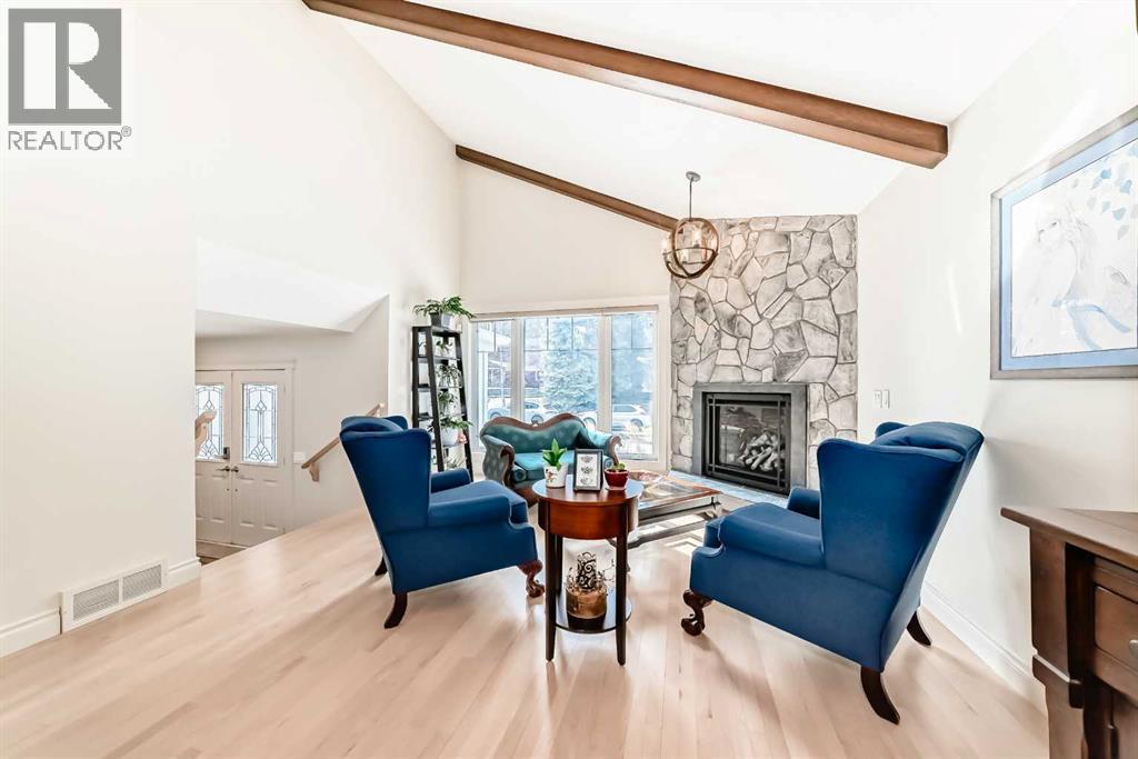 Single Family House for Sale in  Varsity Close NW Varsity Calgary 