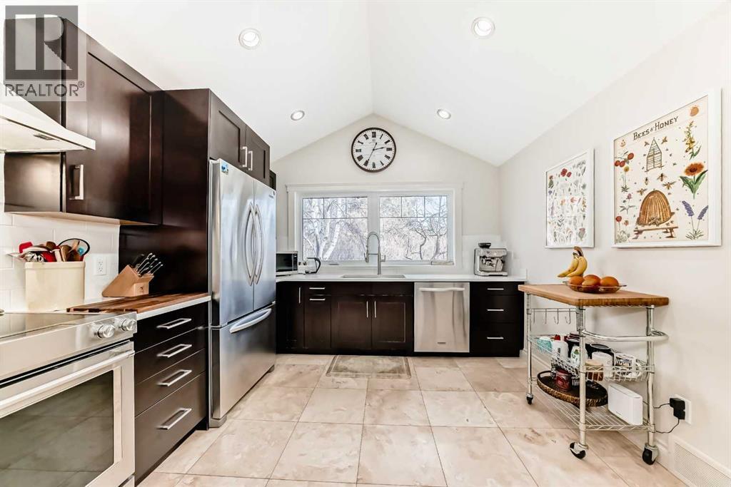 Single Family House for Sale in  Varsity Close NW Varsity Calgary 