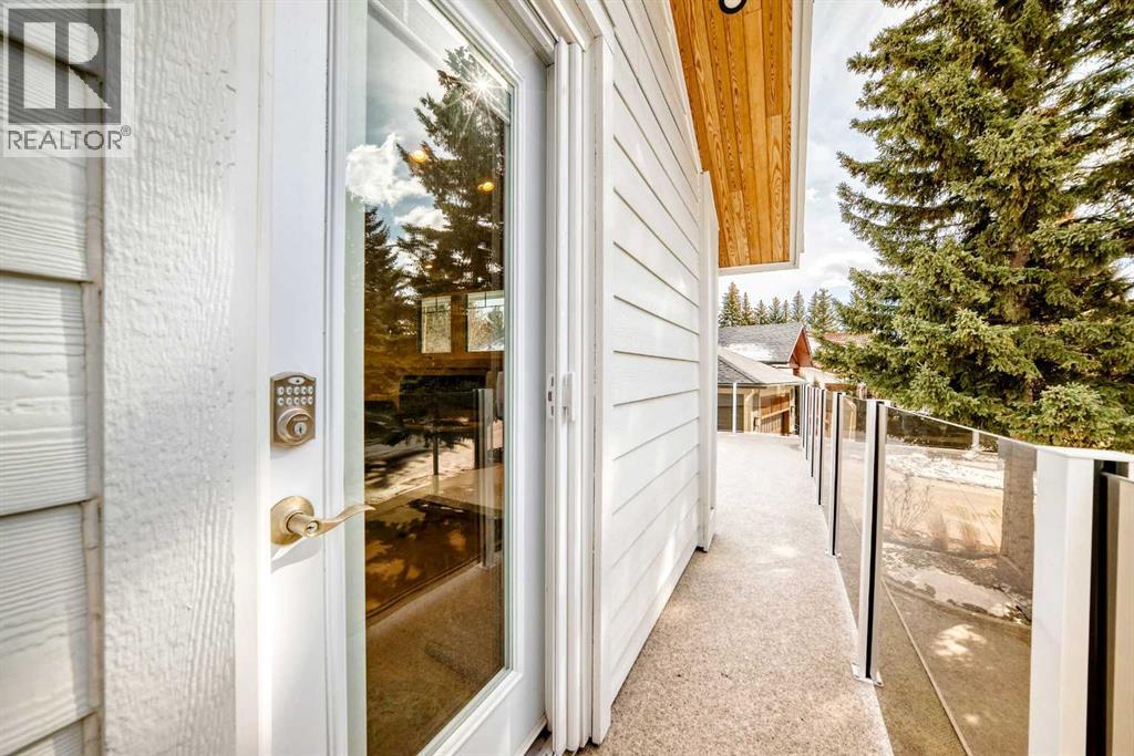 Single Family House for Sale in  Varsity Close NW Varsity Calgary 