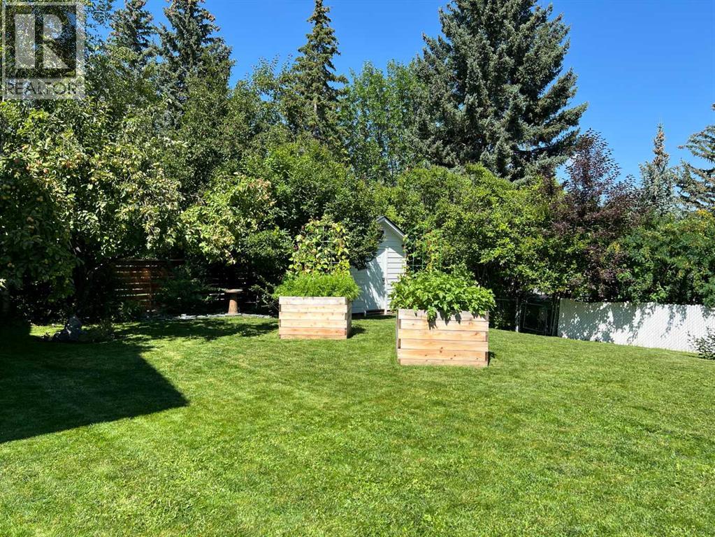 Single Family House for Sale in  Varsity Close NW Varsity Calgary 