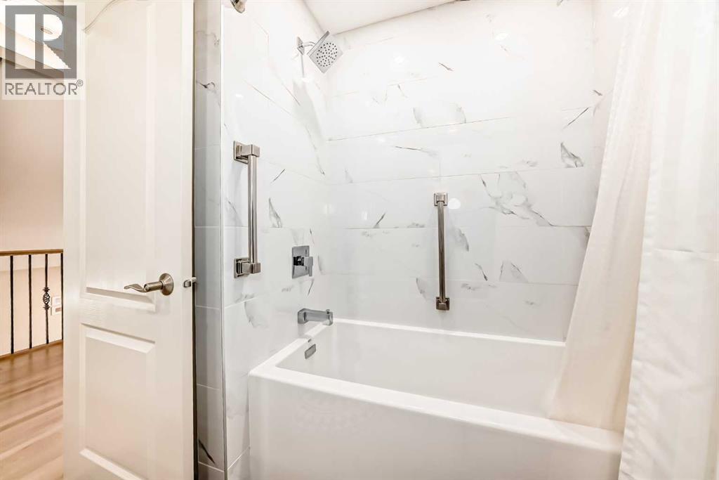 Single Family House for Sale in  Varsity Close NW Varsity Calgary 