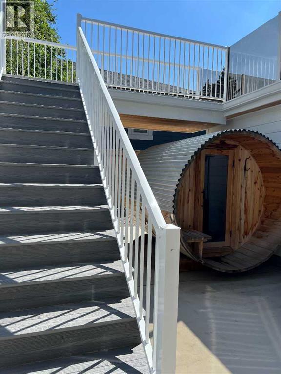 Single Family House for Sale in  Varsity Close NW Varsity Calgary 