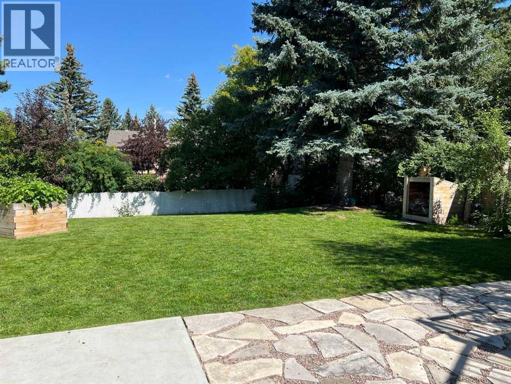 Single Family House for Sale in  Varsity Close NW Varsity Calgary 