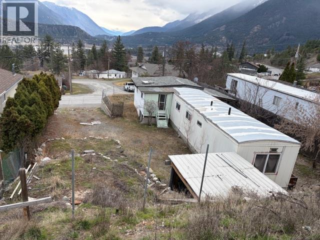 701 COLUMBIA Street, Lillooet