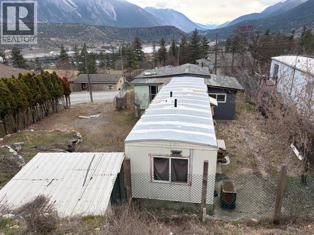  701 COLUMBIA Street, Lillooet