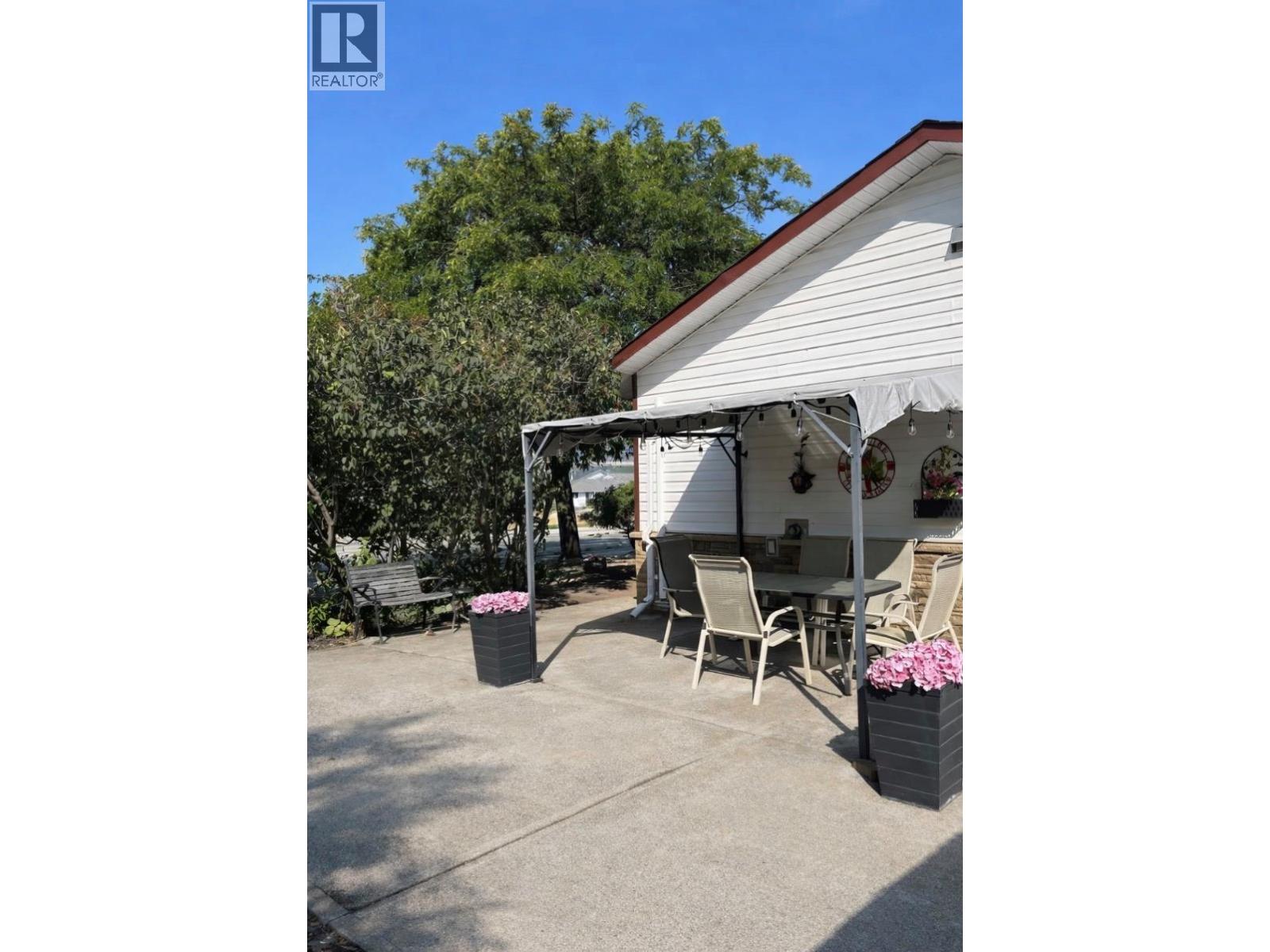 2052 Atkinson Street, Penticton