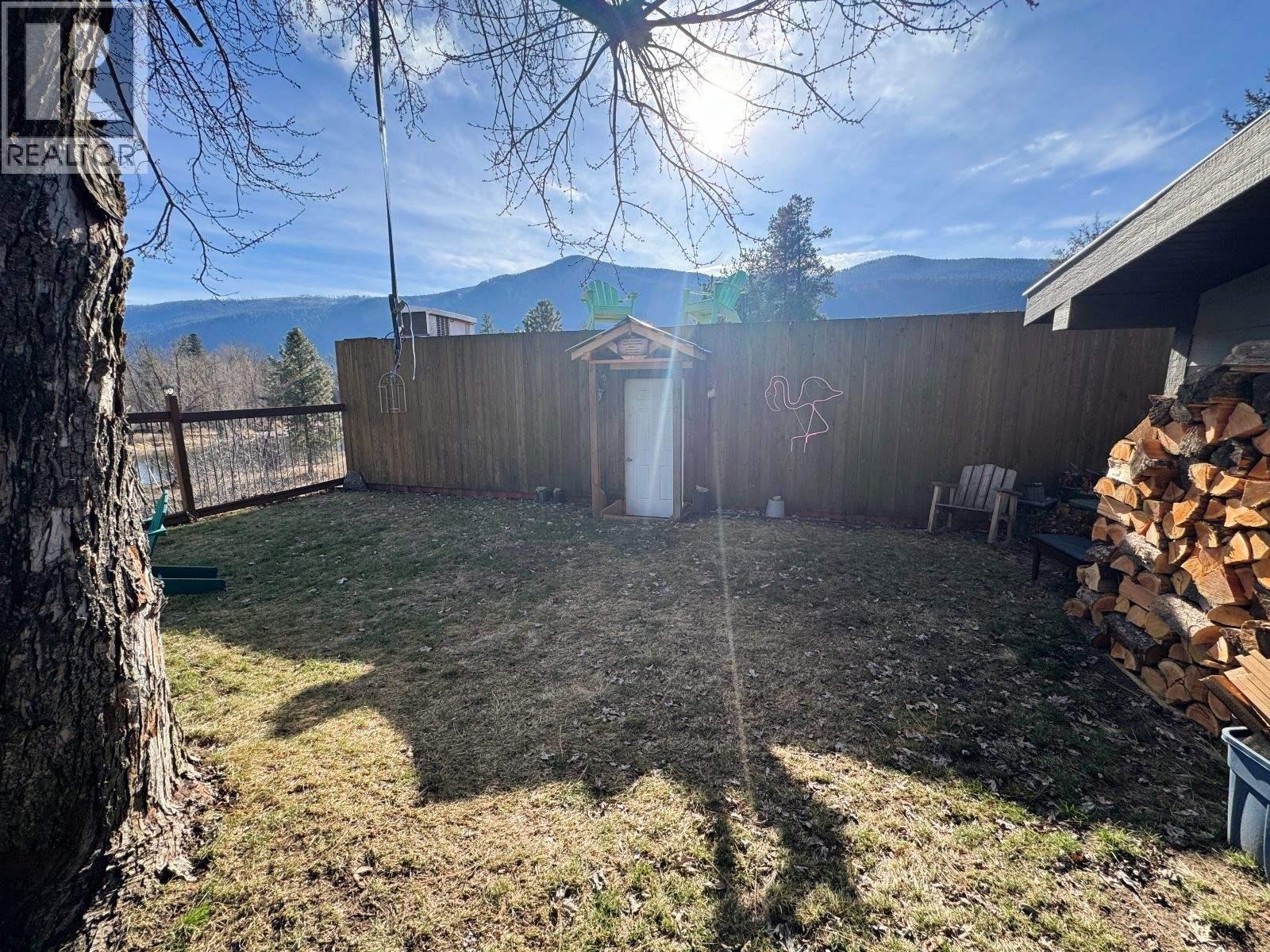 2200 ALMOND GARDENS ROAD E - 35