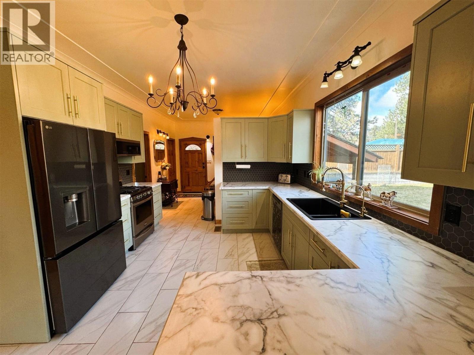 2200 ALMOND GARDENS ROAD E - 4