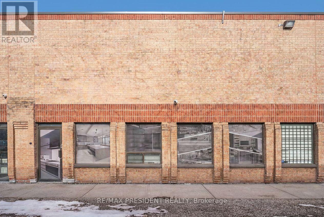 27 - 173 ADVANCE BOULEVARD