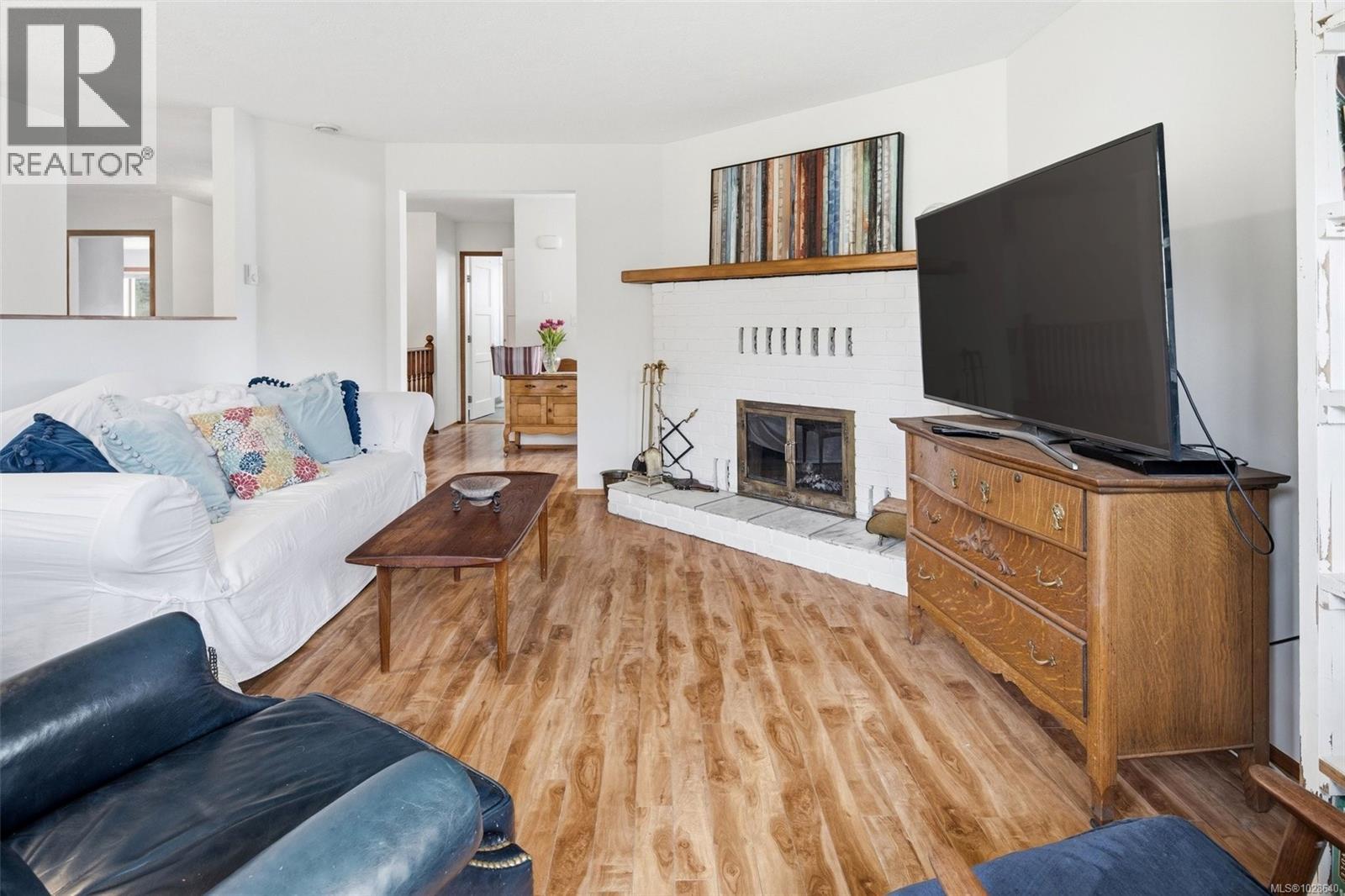  1237 Glyn Oak Place, Saanich