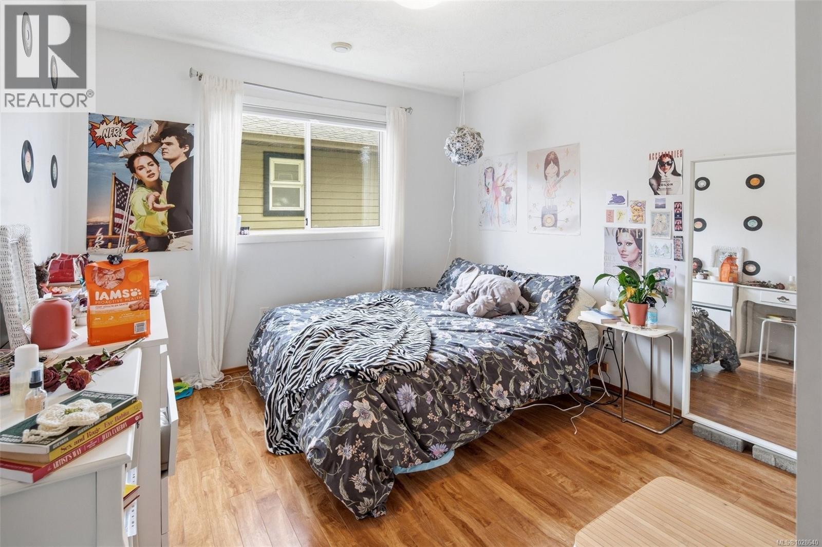  1237 Glyn Oak Place, Saanich