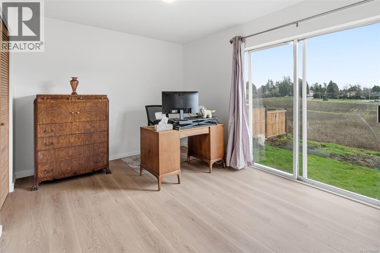  1237 Glyn Oak Place, Saanich