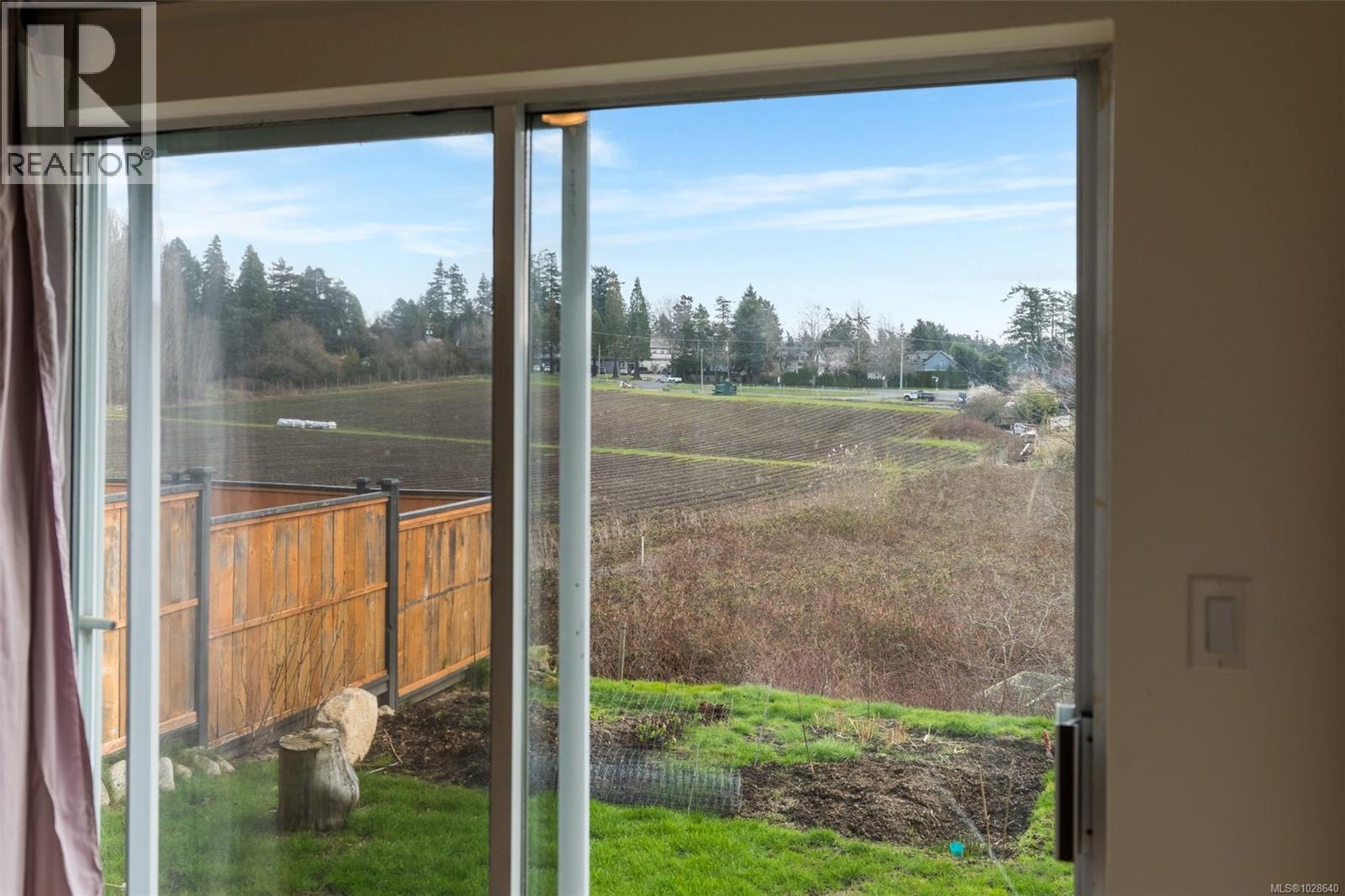  1237 Glyn Oak Place, Saanich