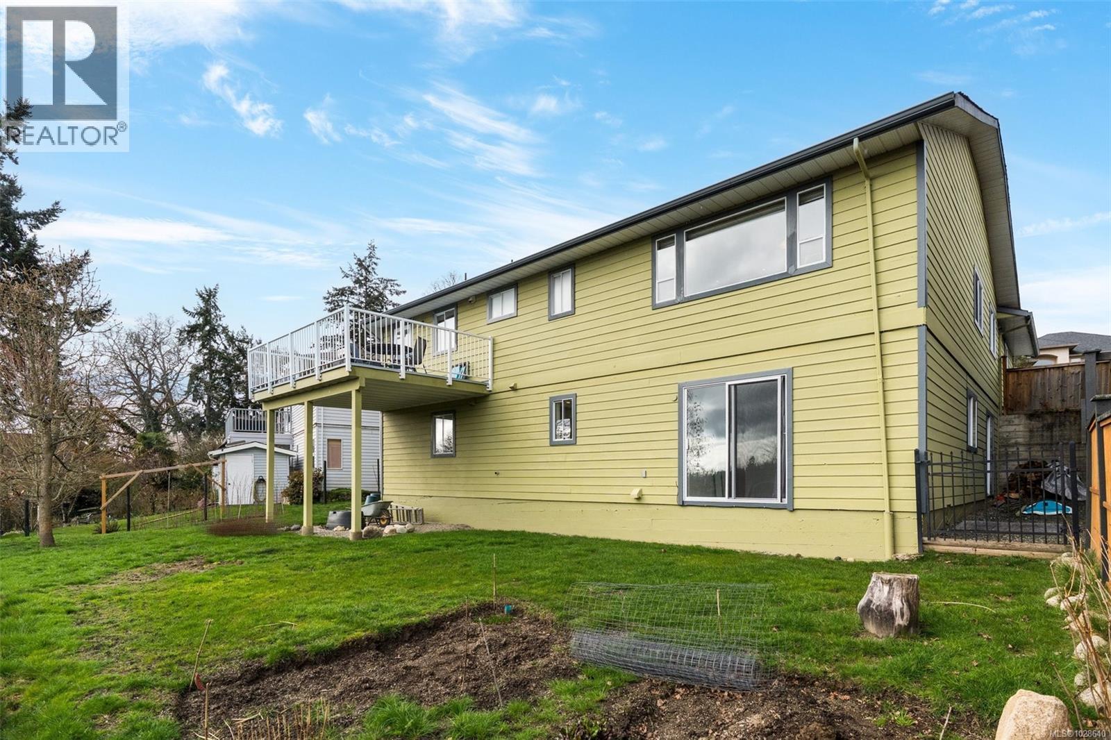  1237 Glyn Oak Place, Saanich