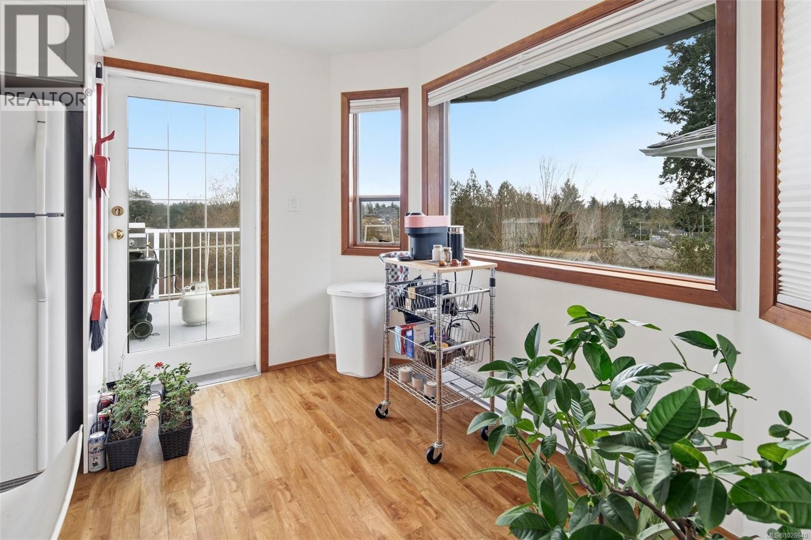  1237 Glyn Oak Place, Saanich