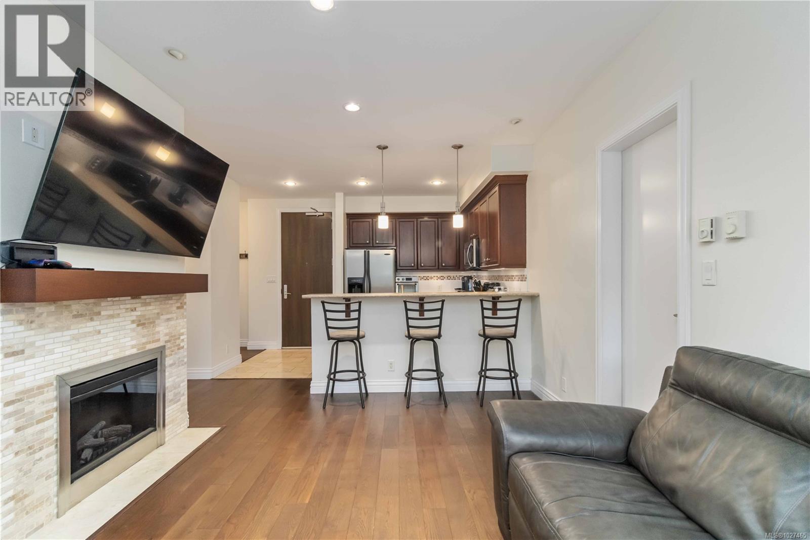 217 1335 Bear Mountain Parkway, Langford