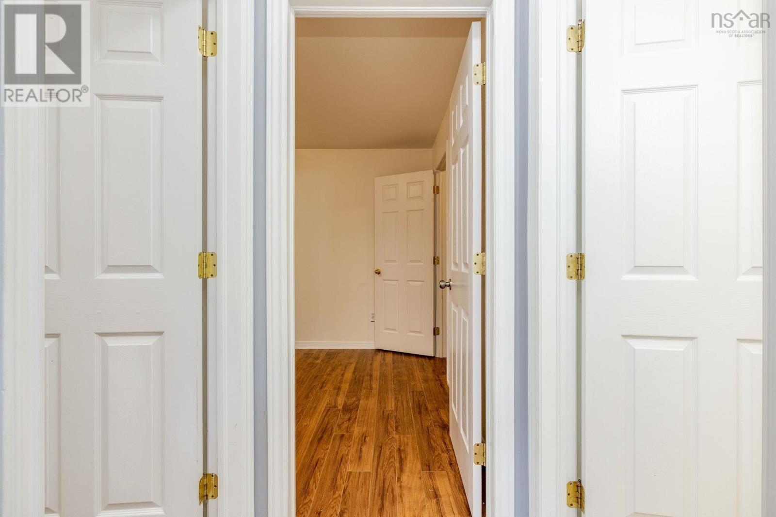 Property 21 of 50 of 252 Jeep Crescent