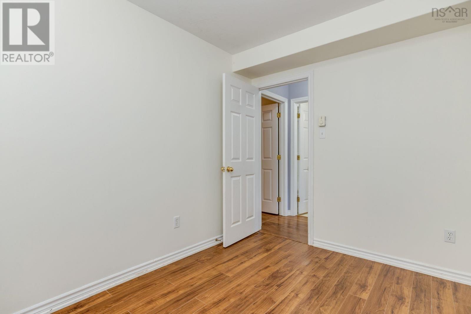 Property 40 of 50 of 252 Jeep Crescent