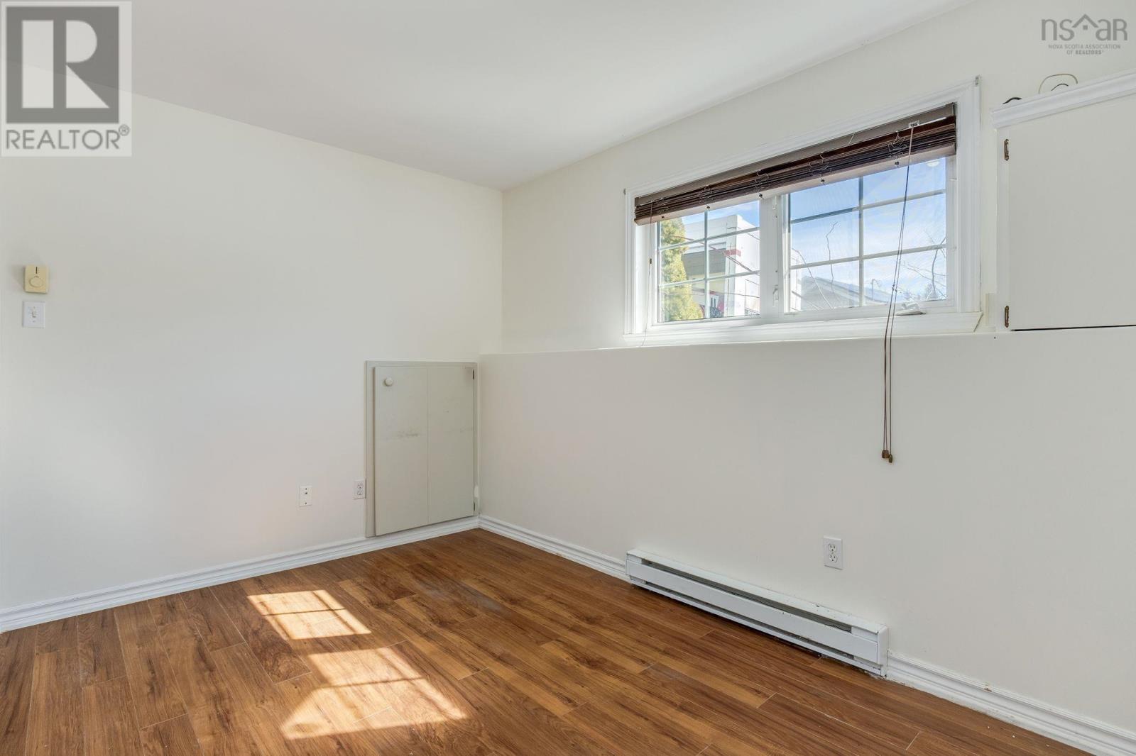 Property 17 of 50 of 252 Jeep Crescent