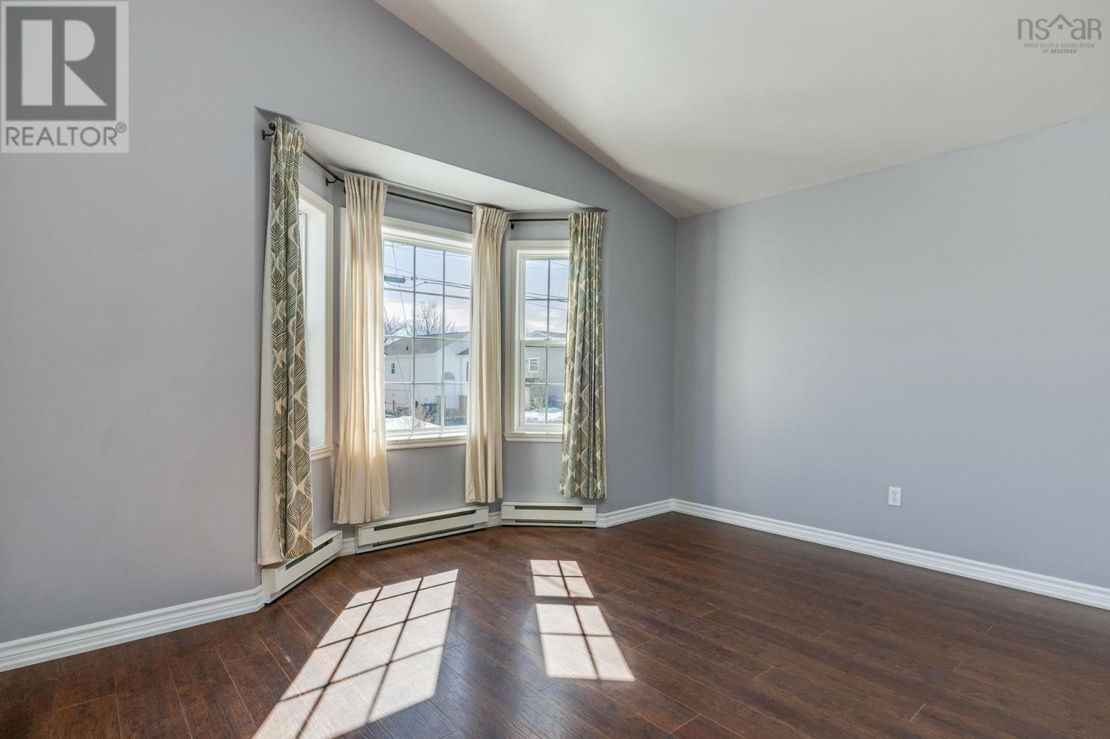 Property 14 of 50 of 252 Jeep Crescent