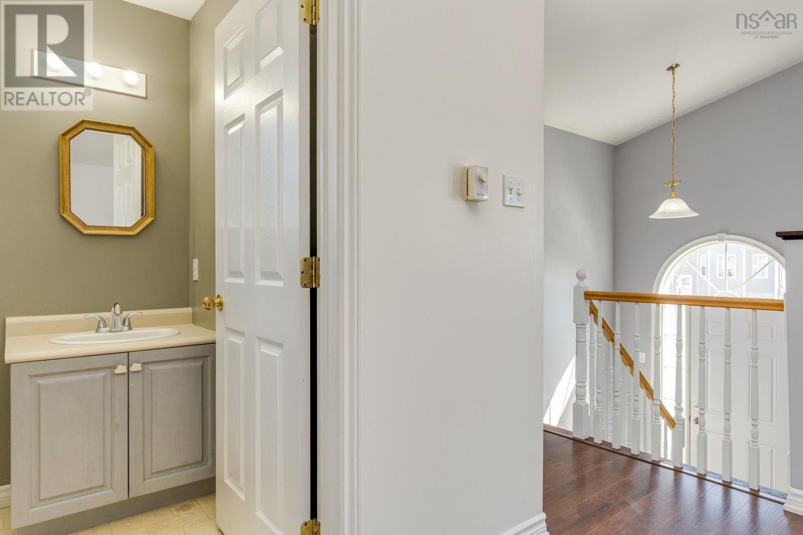 Property 37 of 50 of 252 Jeep Crescent