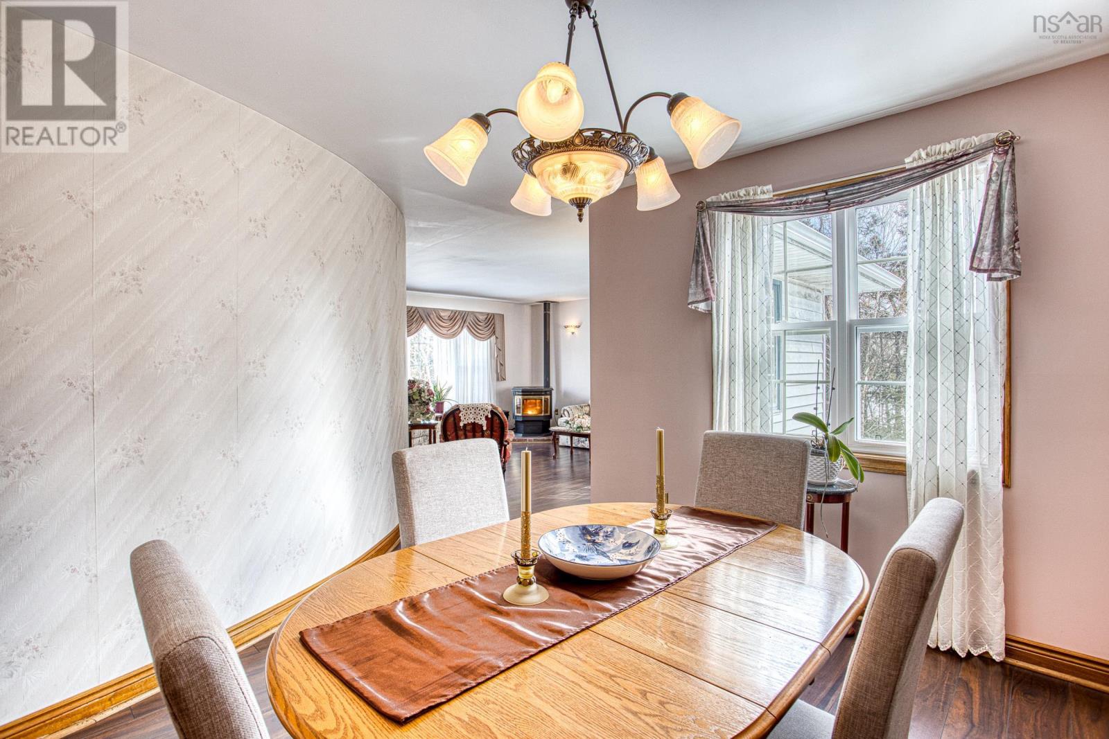 Property 15 of 36 of 122 Northcliffe Drive