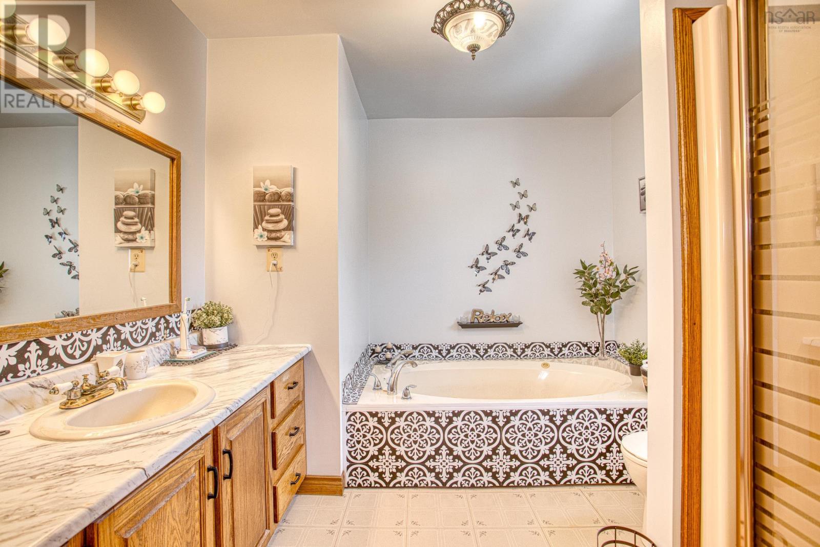 Property 21 of 36 of 122 Northcliffe Drive